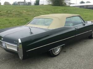 Bild 49/50 von Cadillac DeVille Convertible (1967)