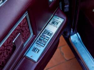 Bild 125/200 von Cadillac Coupe DeVille (1968)