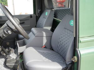 Bild 11/12 von Land Rover Defender 90 Td5 (1999)