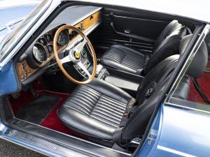 Image 10/50 de Ferrari 330 GTC (1967)