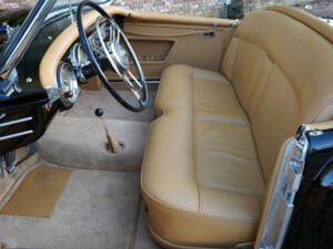 Image 3/50 of Nash-Healey Roadster (1953)