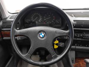Image 27/38 de BMW 750iL (1988)