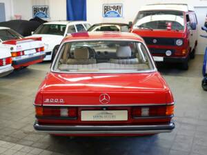 Image 11/32 of Mercedes-Benz 300 D (1981)