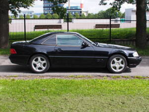 Image 3/20 de Mercedes-Benz SL 500 (2000)