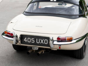 Afbeelding 15/15 van Jaguar E-Type 3.8 (1961)