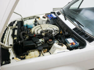 Imagen 11/22 de BMW 325i (1989)