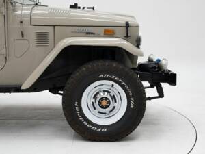 Imagen 10/15 de Toyota Land Cruiser FJ 40 (1972)