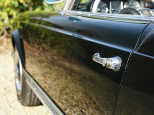 Image 21/50 of Mercedes-Benz 230 SL (1966)