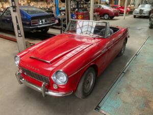 Image 2/33 of Datsun Fairlady 1500 (1964)