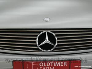 Image 13/15 of Mercedes-Benz 500 SL (1989)