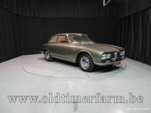 Image 3/15 of Alfa Romeo 2000 Sprint (1961)