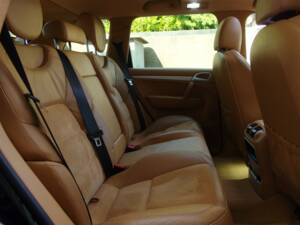 Image 69/98 of Porsche Cayenne GTS (2008)