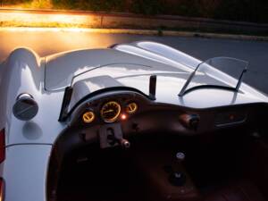 Image 47/51 of Mercedes-Benz 300 SLR (1955)