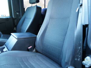 Bild 40/73 von Land Rover Defender 90 (2008)