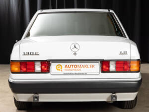 Image 32/78 de Mercedes-Benz 190 E 1.8 (1992)