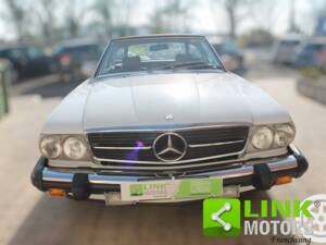 Afbeelding 2/10 van Mercedes-Benz 560 SL (1988)