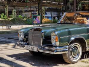 Imagen 4/24 de Mercedes-Benz 300 SE (1963)