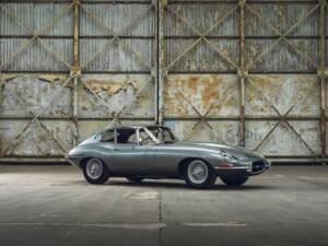 Image 1/59 de Jaguar Type E 4.2 (1966)