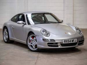 Image 1/8 of Porsche 911 Carrera S (2005)