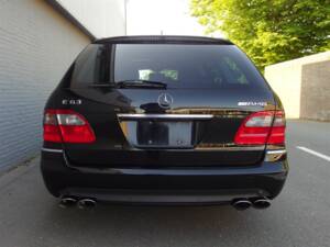 Image 8/98 of Mercedes-Benz E 63 AMG T (2008)
