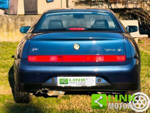 Image 5/10 of Alfa Romeo GTV 2.0 Twin Spark (1997)