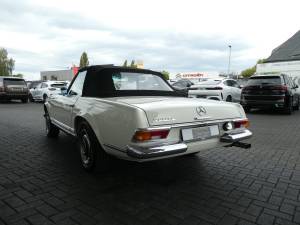 Immagine 6/26 di Mercedes-Benz 280 SL (1968)