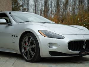 Image 22/50 of Maserati GranTurismo S (2009)