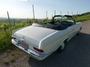 Imagen 5/56 de Mercedes-Benz 220 SE b (1962)