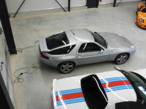 Afbeelding 7/65 van Porsche 928 GTS (1995)