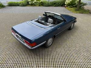 Image 7/30 of Mercedes-Benz 560 SL (1987)