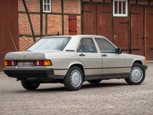 Image 12/77 of Mercedes-Benz 190 E 2.3 (1988)