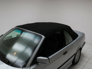 Afbeelding 6/17 van BMW 325i (1994)