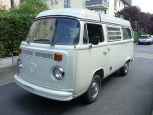 Image 1/126 of Volkswagen T2b Westfalia (1973)