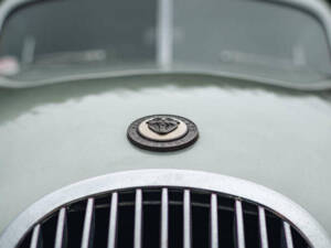 Immagine 23/43 di Jaguar XK 120 FHC (1952)