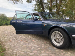 Imagen 8/37 de Jaguar XJ12 6.0 (1993)