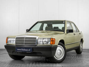 Afbeelding 3/50 van Mercedes-Benz 190 E (1986)