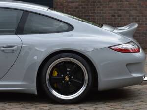Image 22/50 of Porsche 911 Sport Classic (2010)