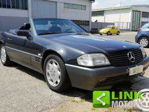 Afbeelding 2/10 van Mercedes-Benz SL 280 (1994)