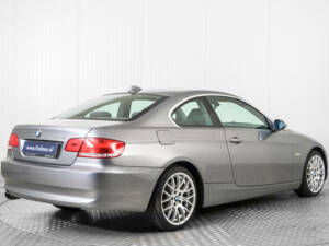 Imagen 2/50 de BMW 325i (2007)