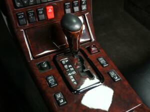 Immagine 18/30 di Mercedes-Benz SL 600 (2001)
