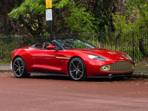 Imagen 1/70 de Aston Martin Vanquish Zagato Volante (2017)