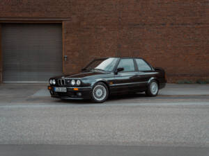 Image 3/42 of BMW 320is (1989)