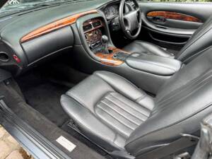 Image 17/28 of Aston Martin DB 7 Volante (1997)