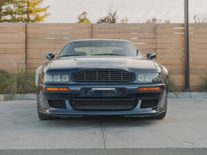 Immagine 4/67 di Aston Martin V8 Vantage V550 (1996)