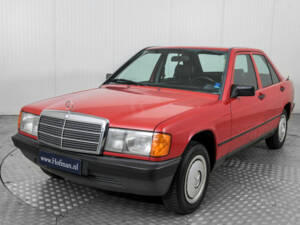 Image 16/50 de Mercedes-Benz 190 D (1984)