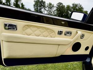 Immagine 34/50 di Bentley Azure Mulliner (2003)