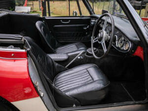 Image 18/39 of Austin-Healey 3000 Mk II (BJ7) (1963)