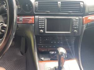 Image 15/29 of BMW 740d (2000)