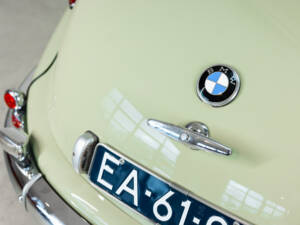 Immagine 43/50 di BMW 502 - 3,2 Litro (1955)