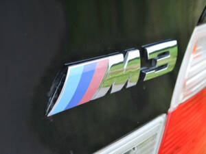 Image 6/35 of BMW M3 (2001)